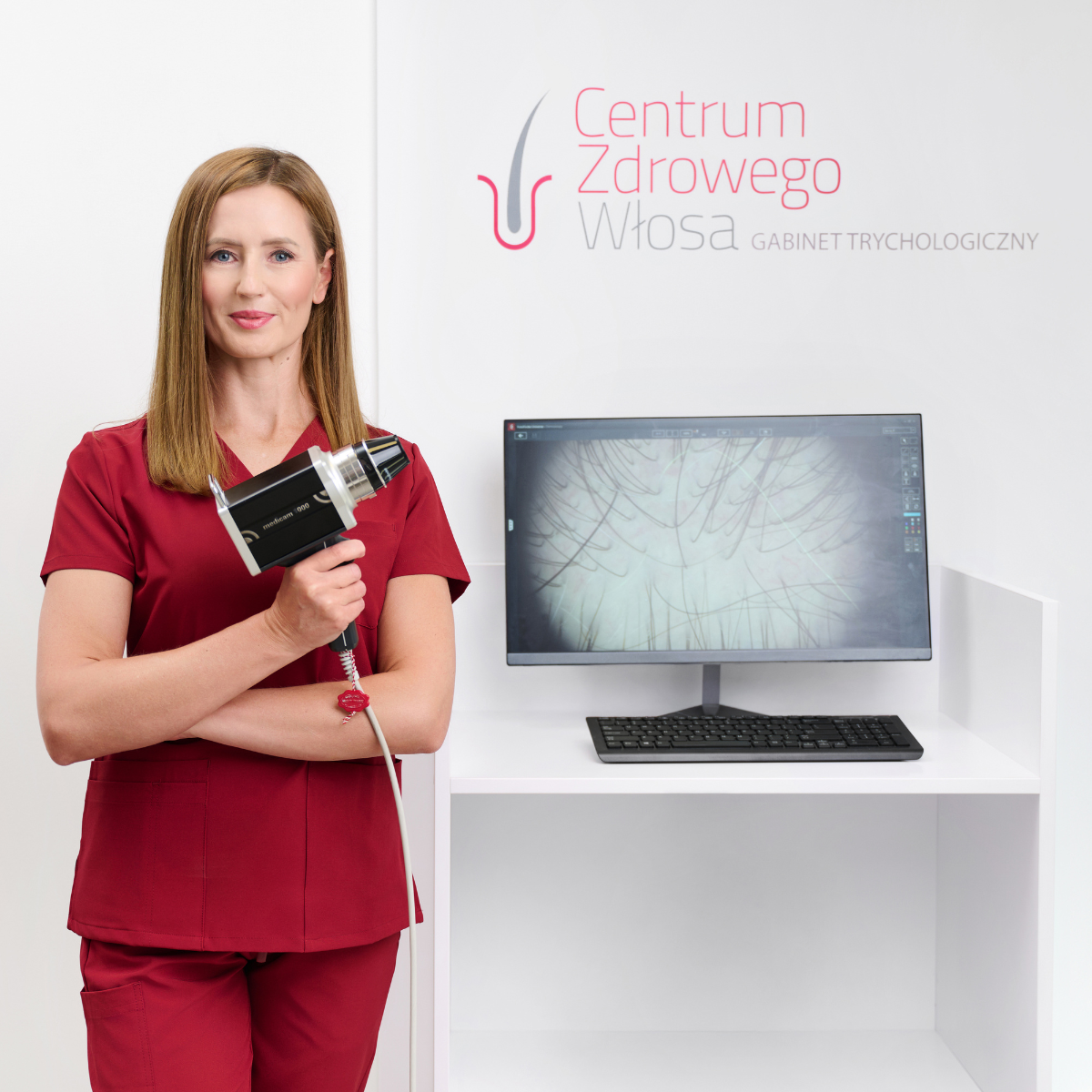 Trycholog polecający Seboradin - skuteczne kuracje trychologiczne przeciw wypadaniu włosów